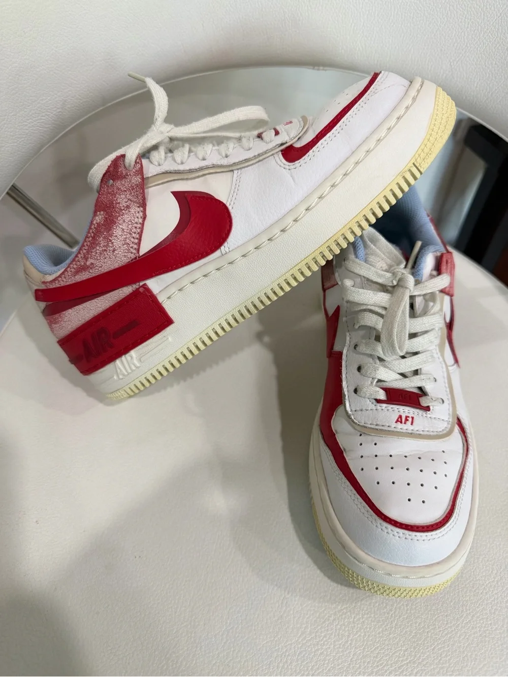 Nike Kids White and Red Low-Top Sneakers